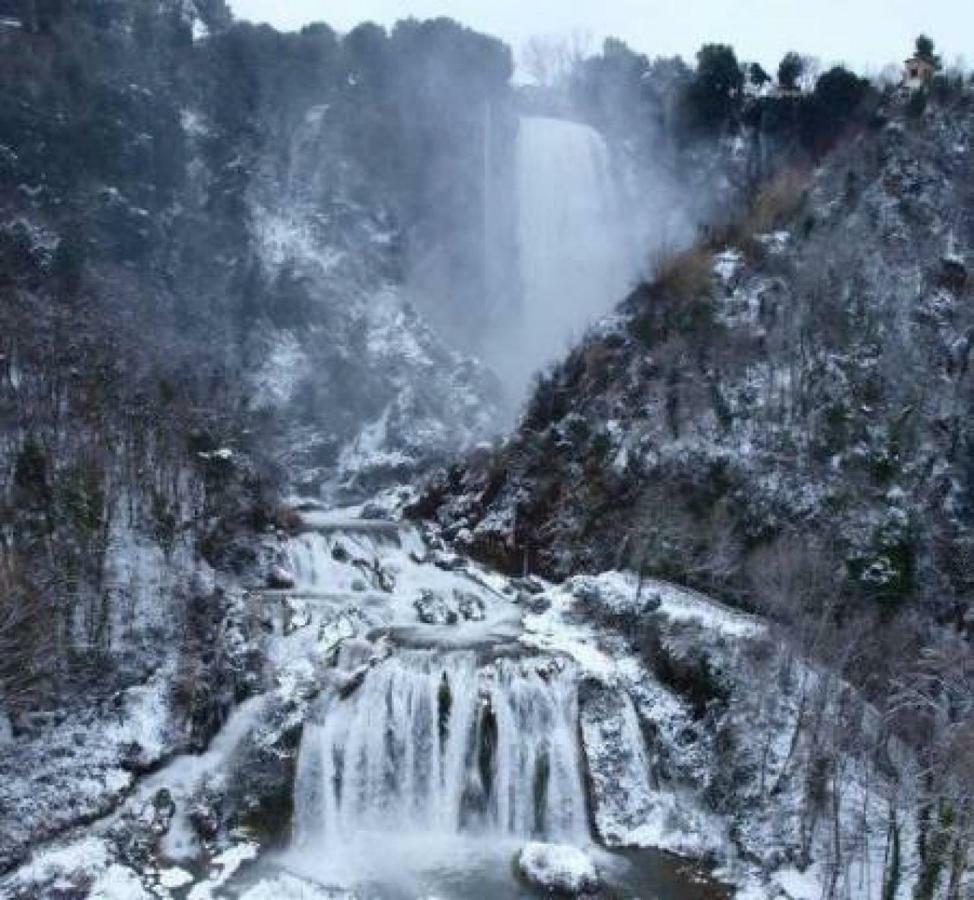 Il Casolare Della Cascata Terni Exterior foto